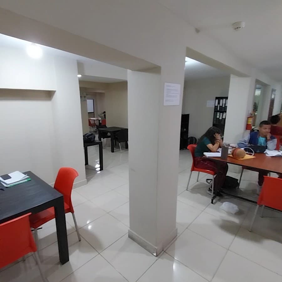 South American Language Center Guayaquil — foto