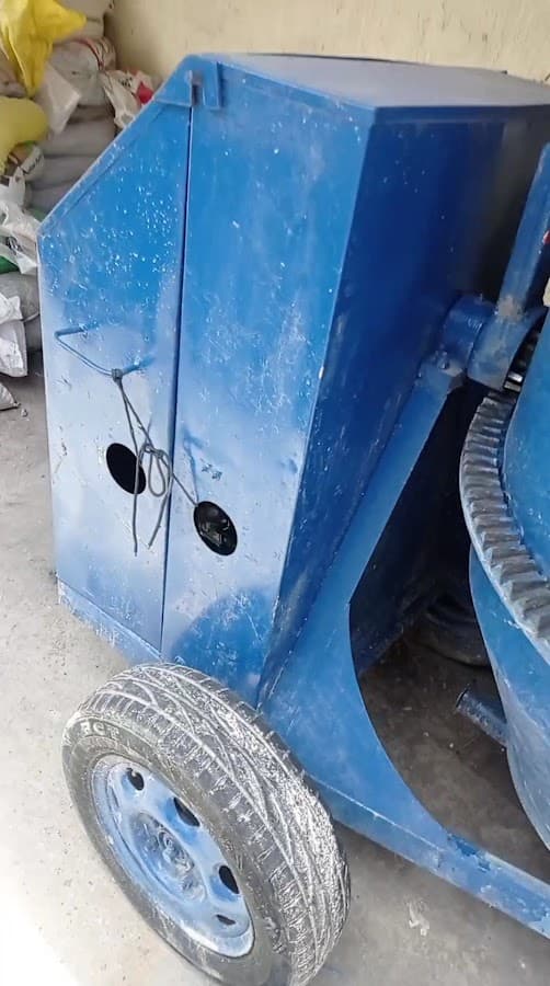 FERRETERÍA PIAMONTE venta de materiales para construcción alquiler de andamios servicios a domicilio — foto