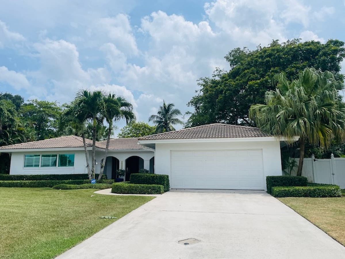 Coldwell Banker Realty — foto