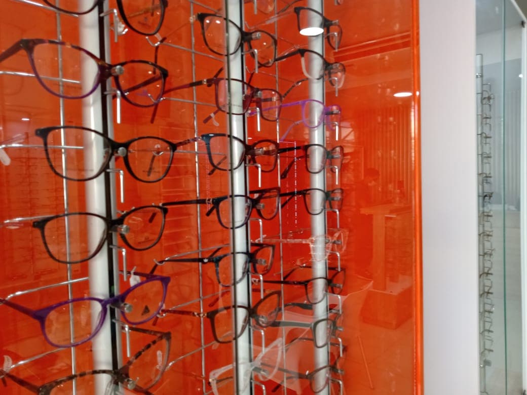 Óptica Gafas y monturas Cartagena — foto