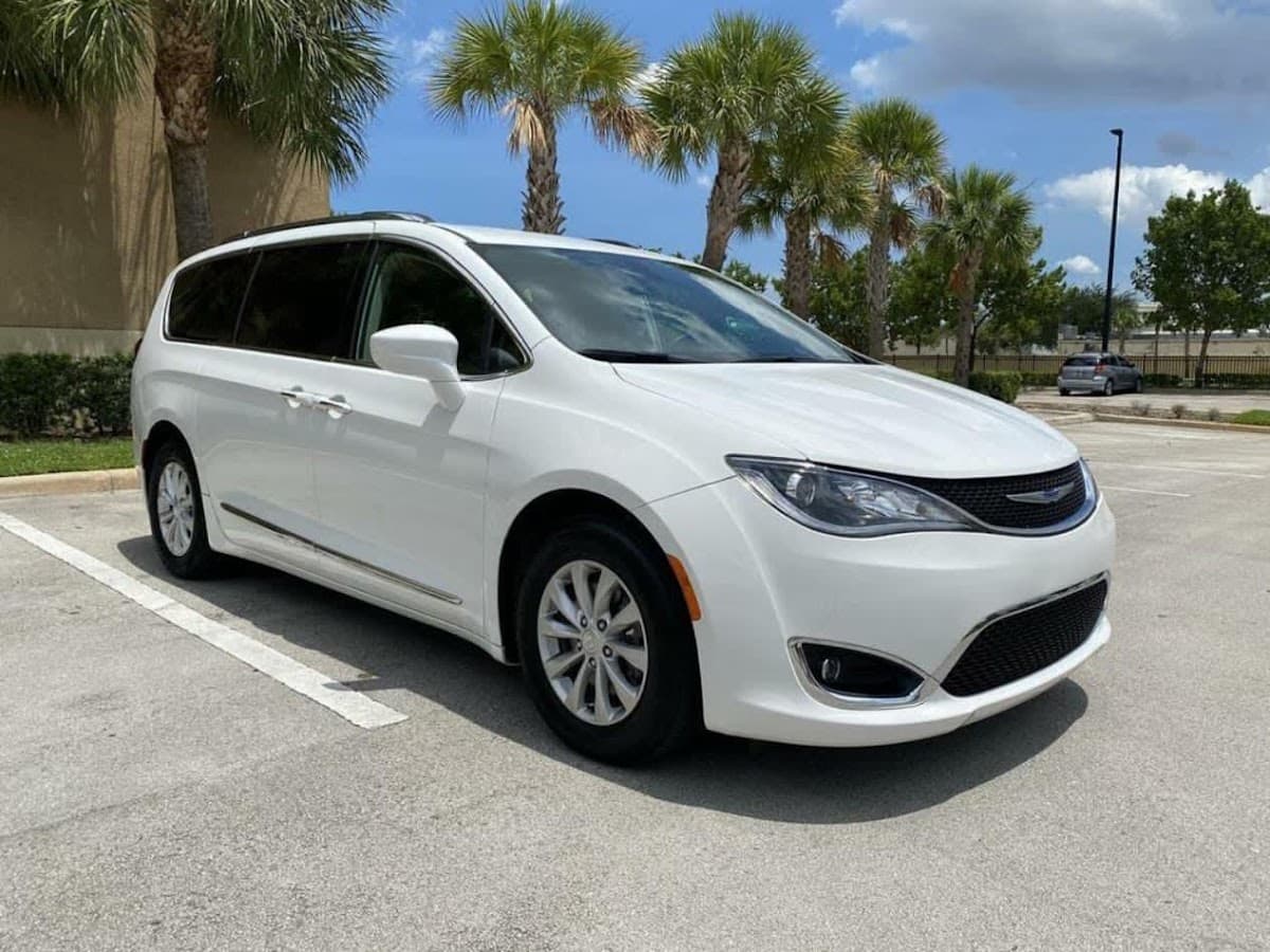 Hola Car Rentals — foto
