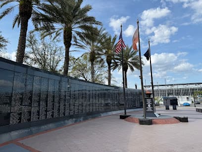 Jacksonville Veterans Memorial Wall — foto
