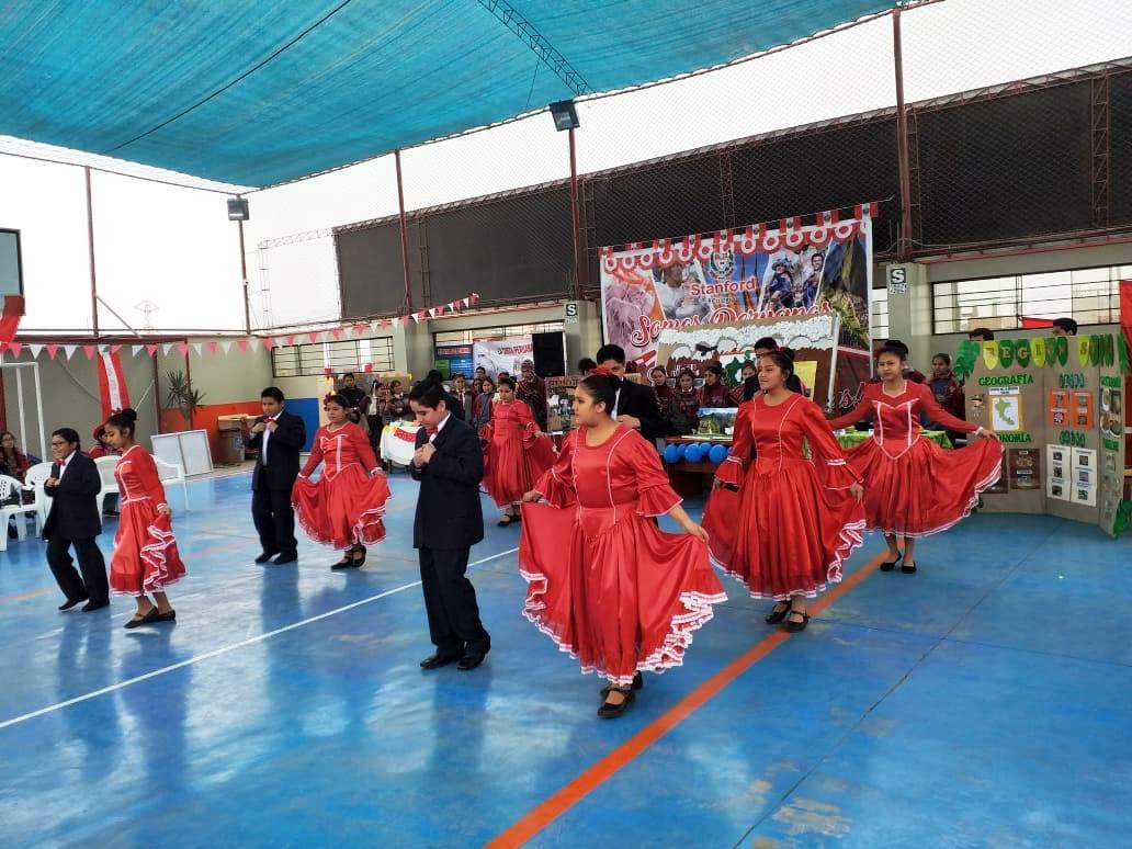 Colegio Stanford Suiza Peruana — foto