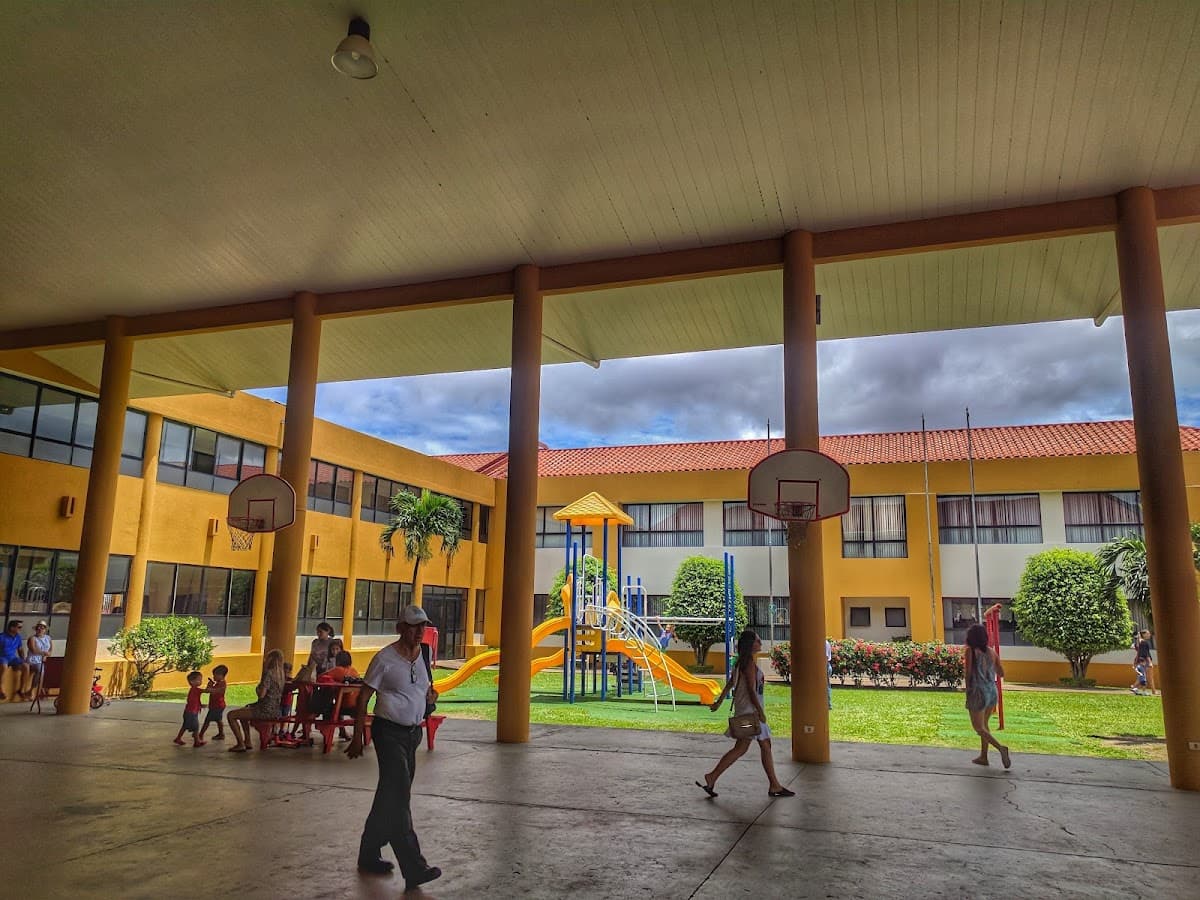 Santa Cruz International School — foto