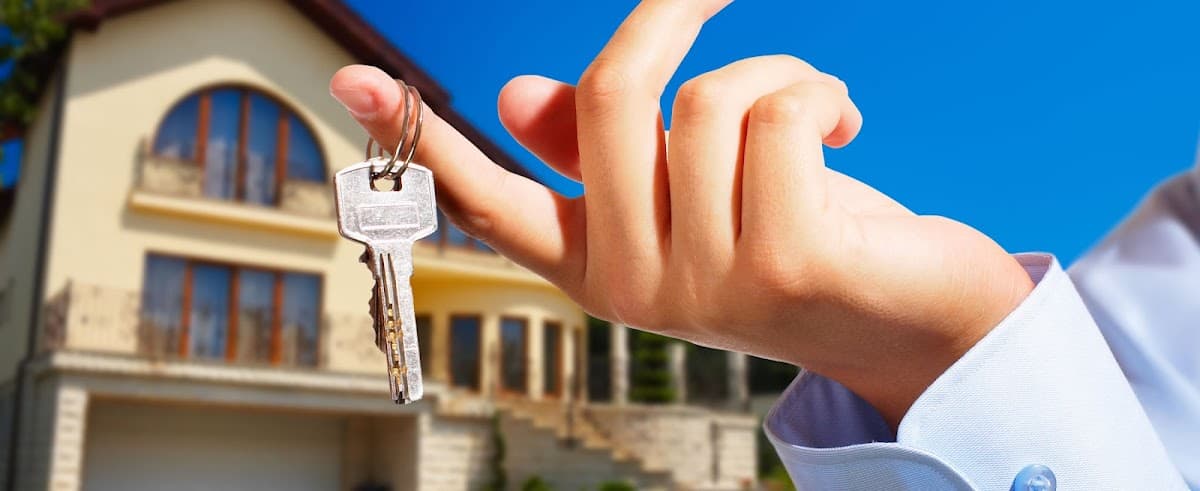 Lula Botey Servicios Inmobiliarios
