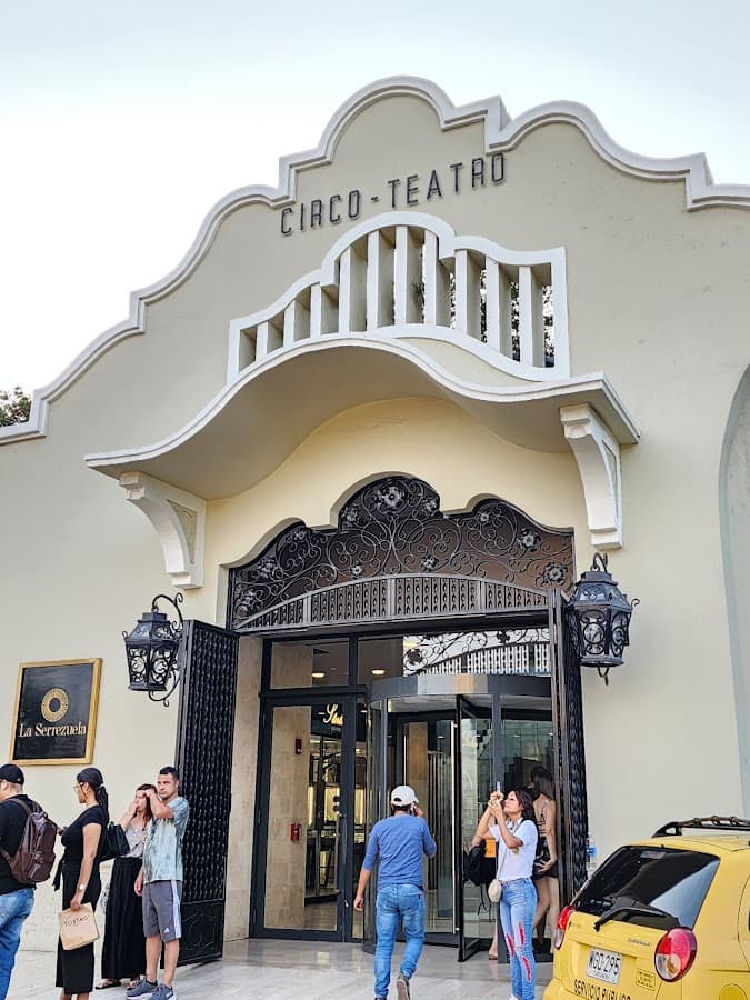 Centro Comercial La Serrezuela — foto