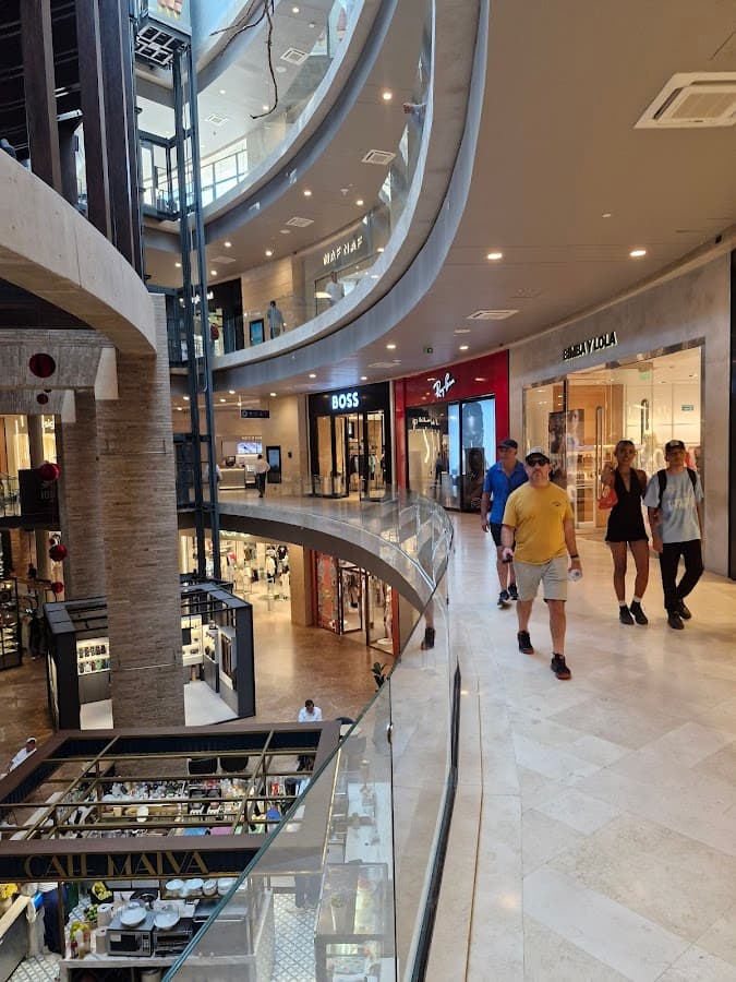 Centro Comercial La Serrezuela — foto