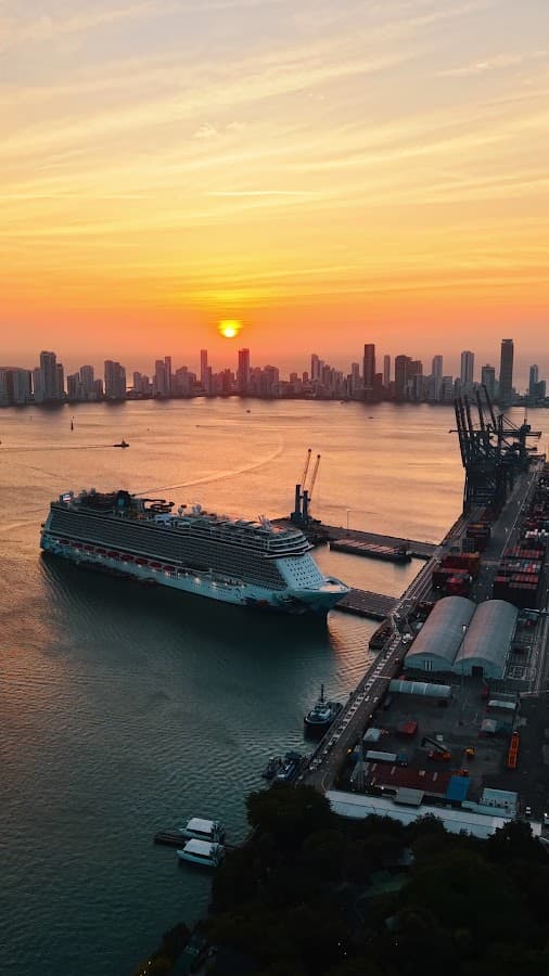 Drones Sky Zoom 🥇 Servicio Profesional y Alquiler de Drones en Cartagena — foto