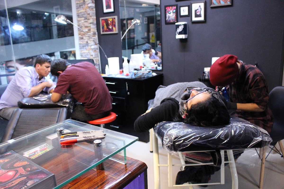 Inked Tattoo Studio — foto
