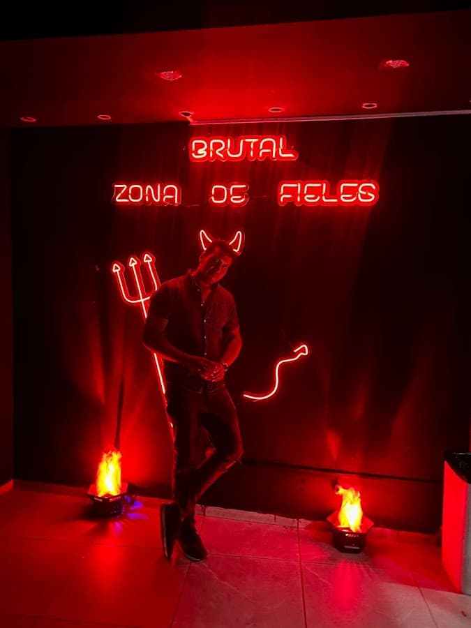 Brutal discotec — foto