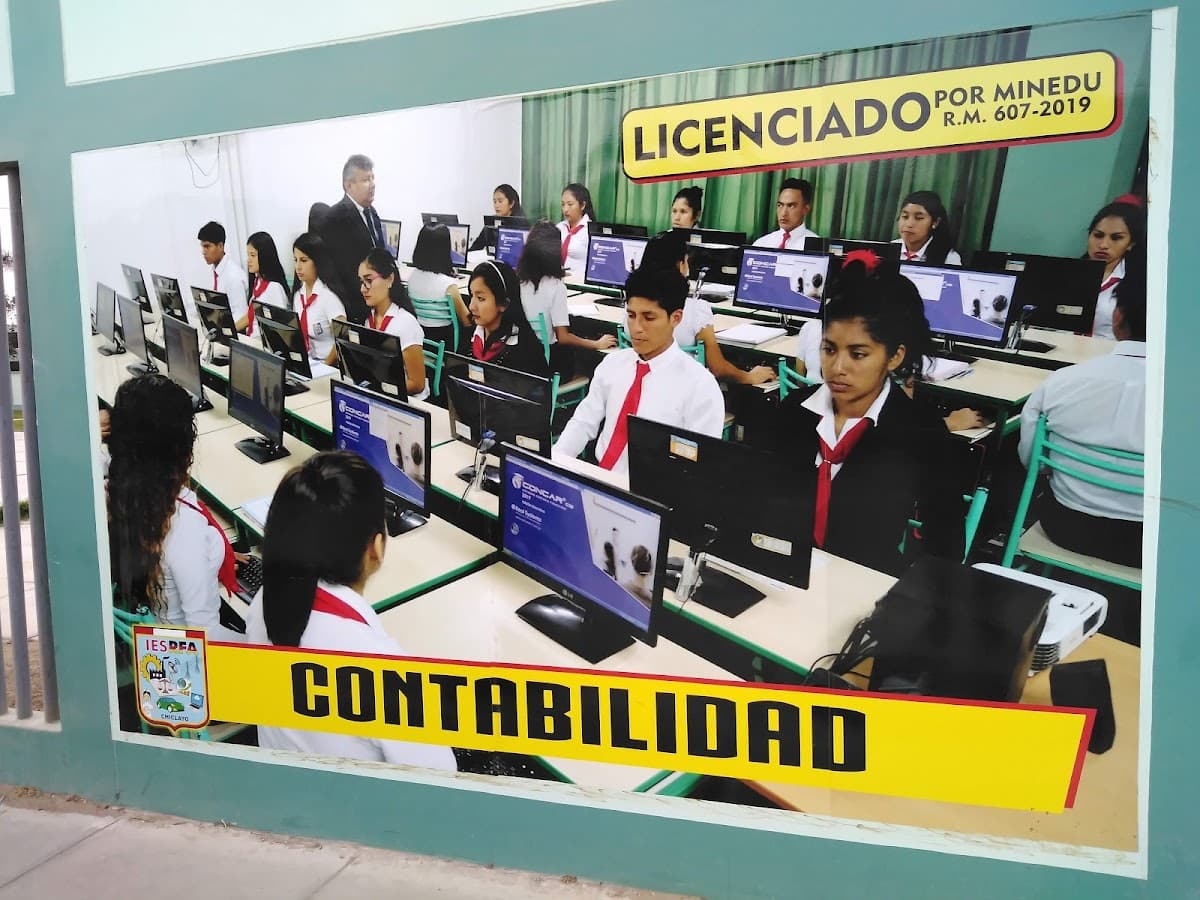 Instituto de Educación Superior Tecnológico Público "RFA" — foto