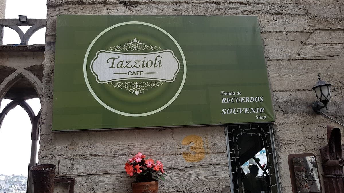 Tazzioli Café — foto