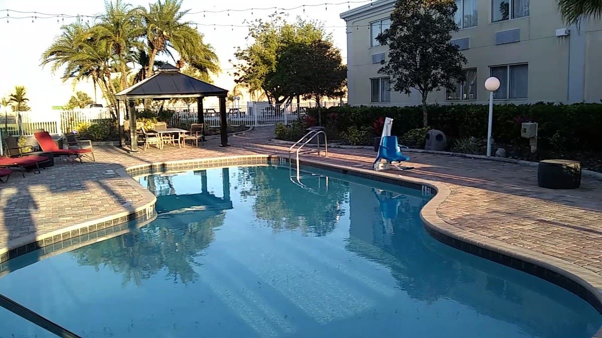 Quality Inn & Suites Tampa near Fairgrounds and Casino — foto