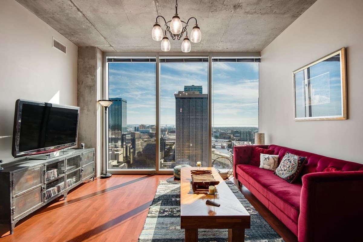 RE/MAX Alliance Group, Rae Anna Conforti — foto