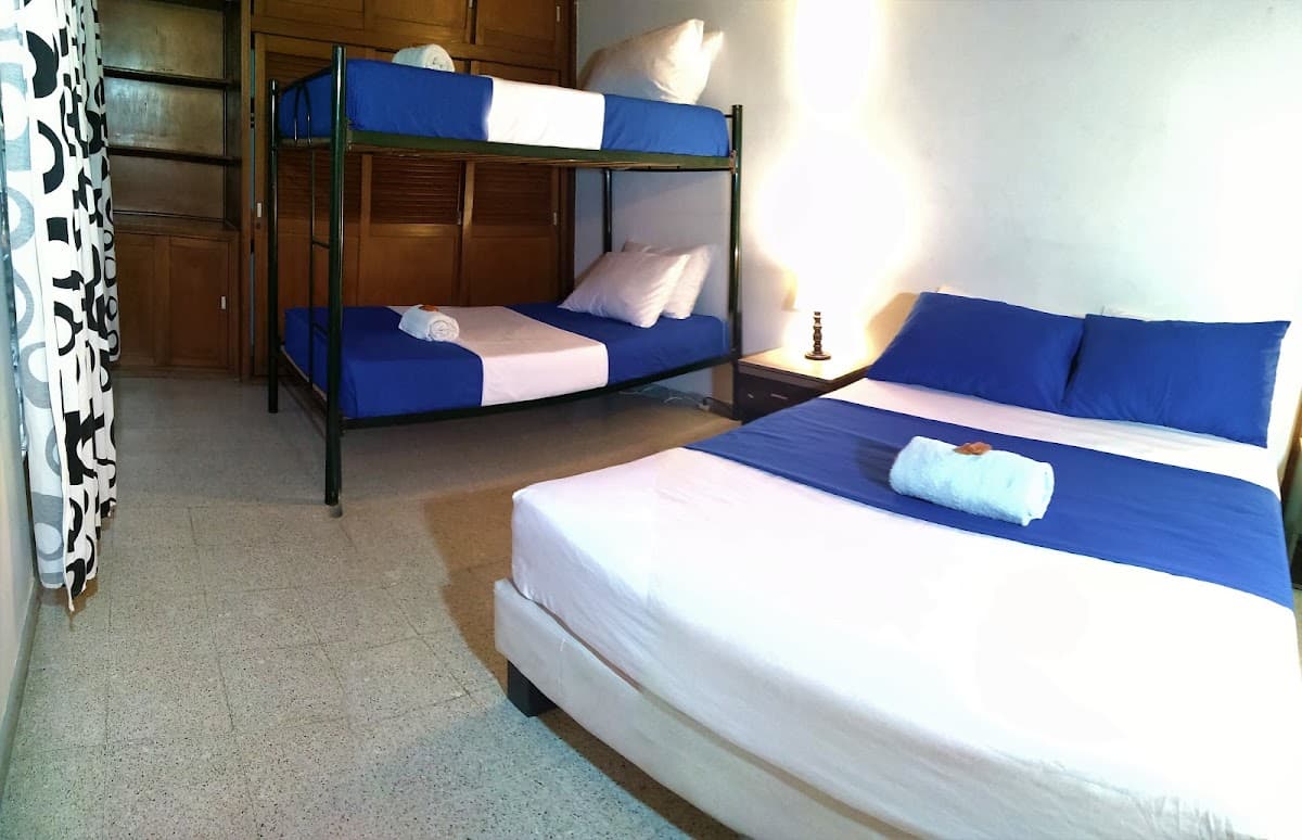 Yellow House Hostel — foto