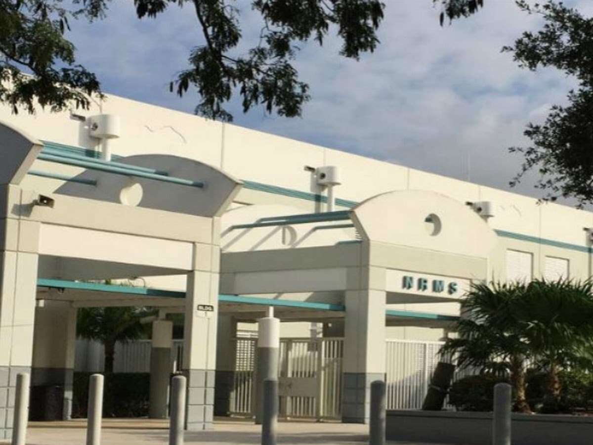 William Dandy Middle School — foto
