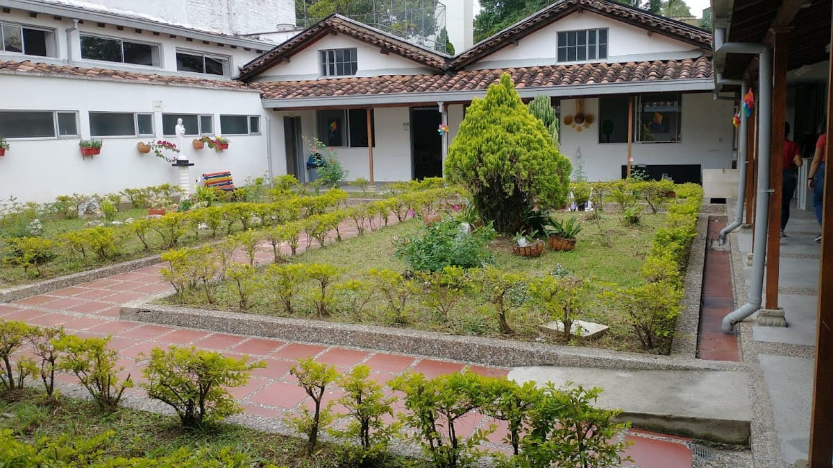 COLEGIO ALFRED BINET