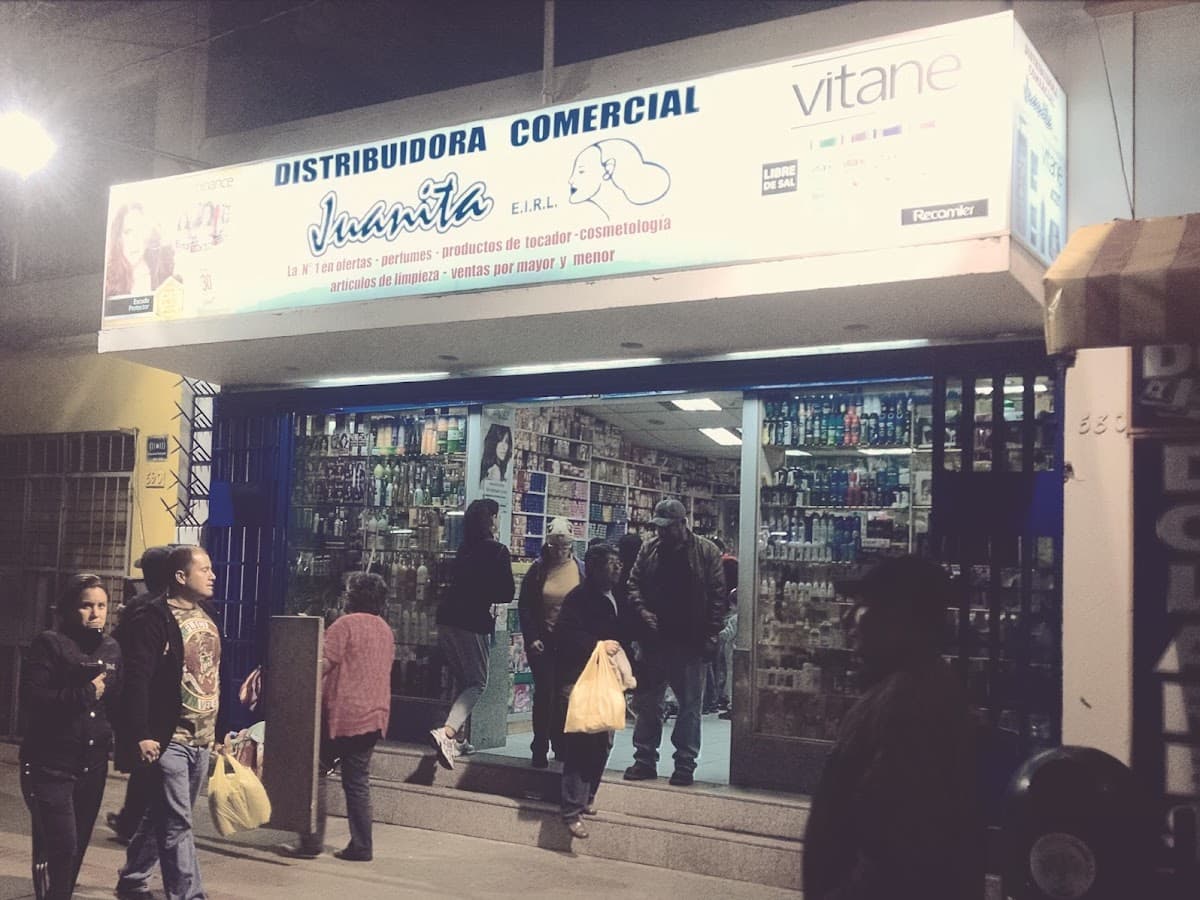 COMERCIAL JUANITA — foto