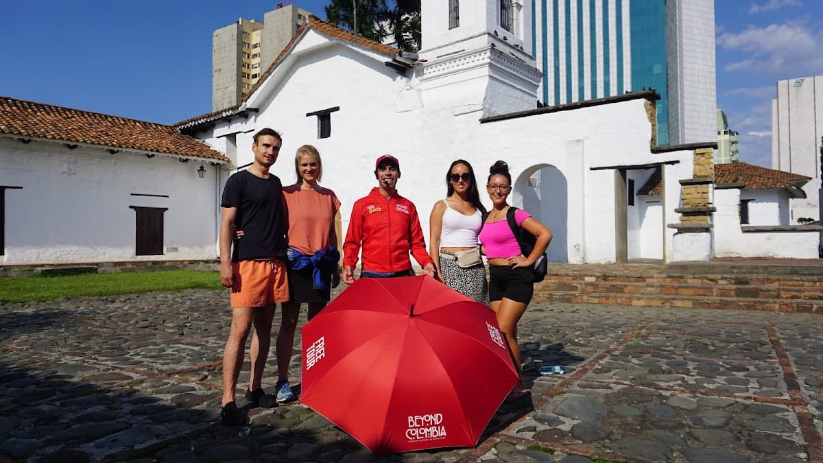 Free Walking Tour Cali Beyond Colombia — foto