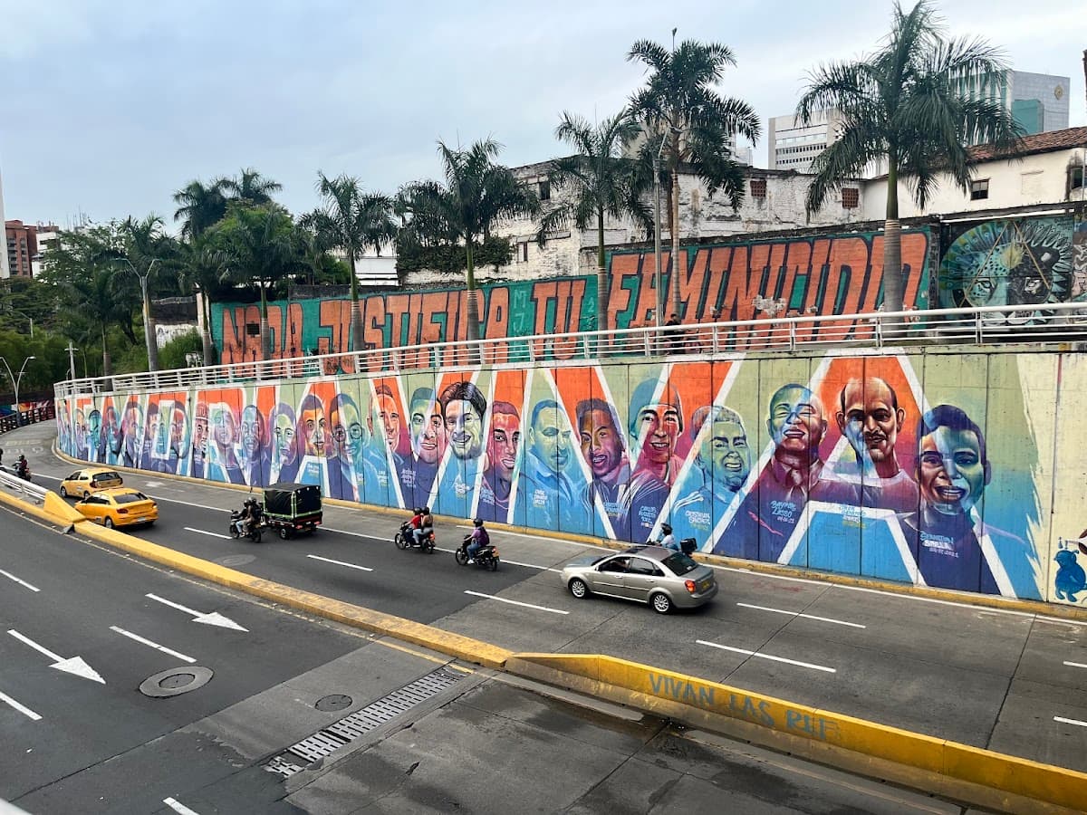 Free Walking Tour Cali Beyond Colombia — foto
