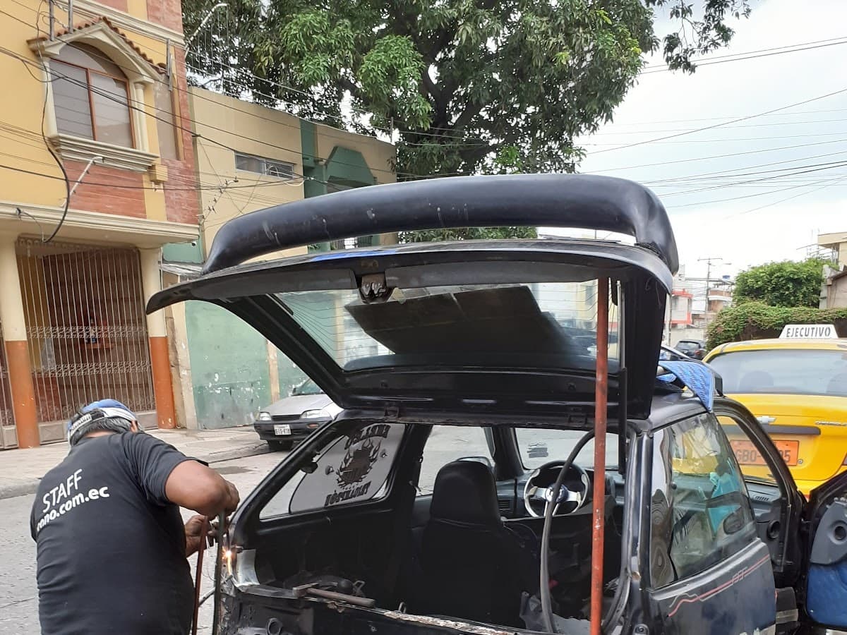 Taller Automotriz Álvarez — foto