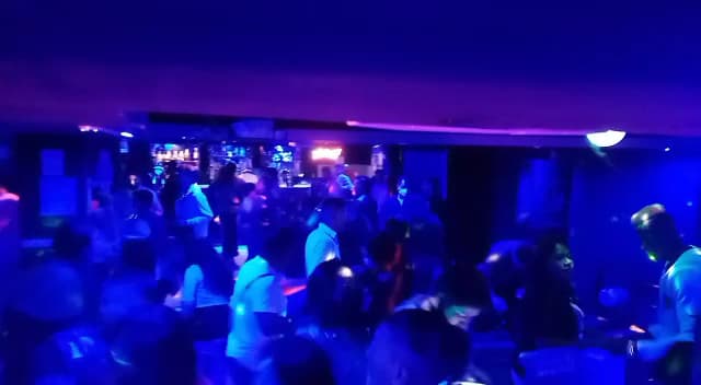 Sal Si Puedes Club Bar Discotek — foto