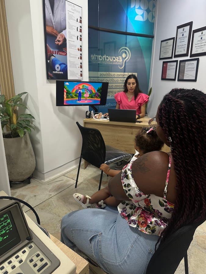 Escucharte consultorio audiológico en Cali |Adaptación de audífonos |Audiometría Cali |Exámenes auditivos adultos y niños — foto