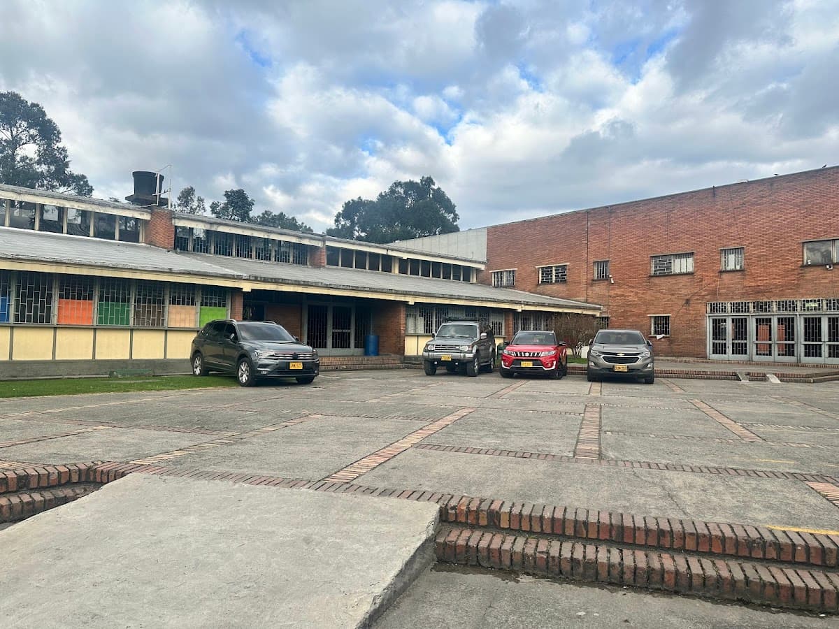 Colegio Nacional Nicolás Esguerra — foto
