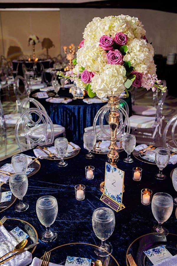 Above & Beyond Event Designs & Venue — foto