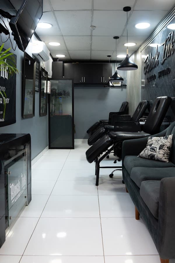 Black Ink Tattoo Studio — foto