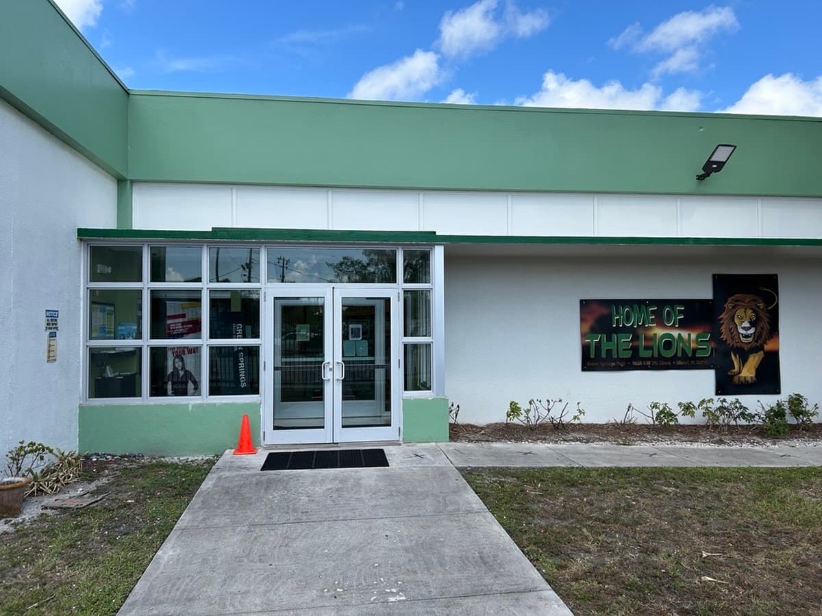 Escuela Secundaria Miami Springs — foto