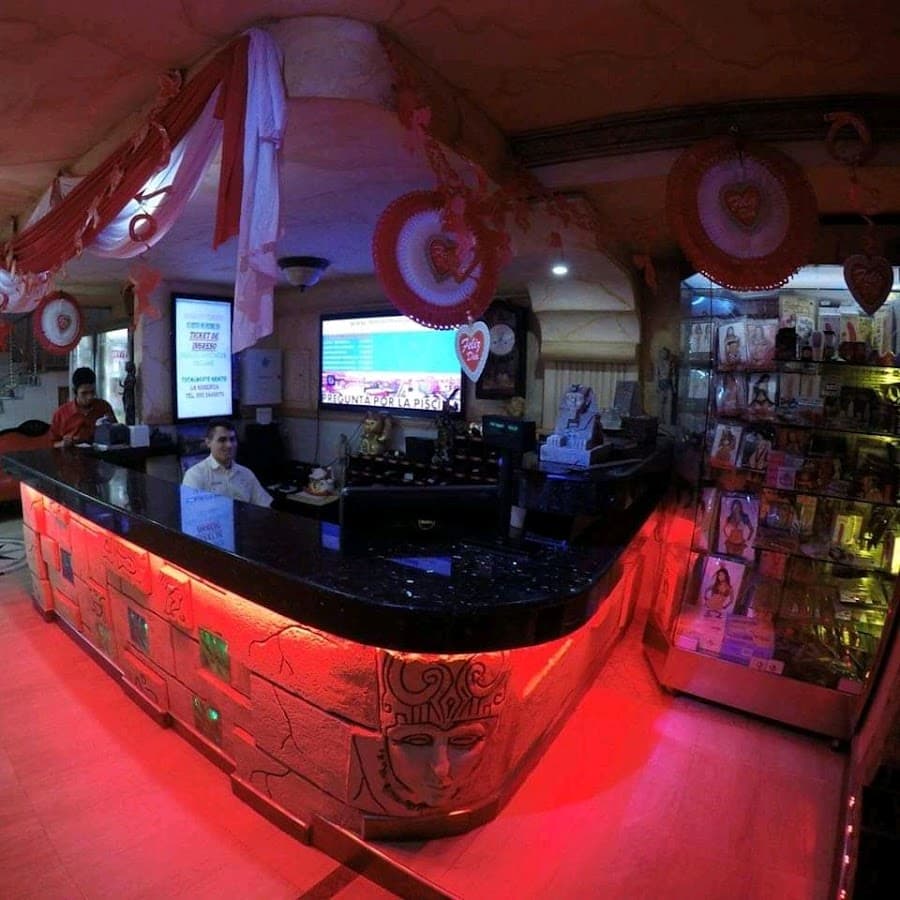 Hotel Discoteca Imperio Persa — foto