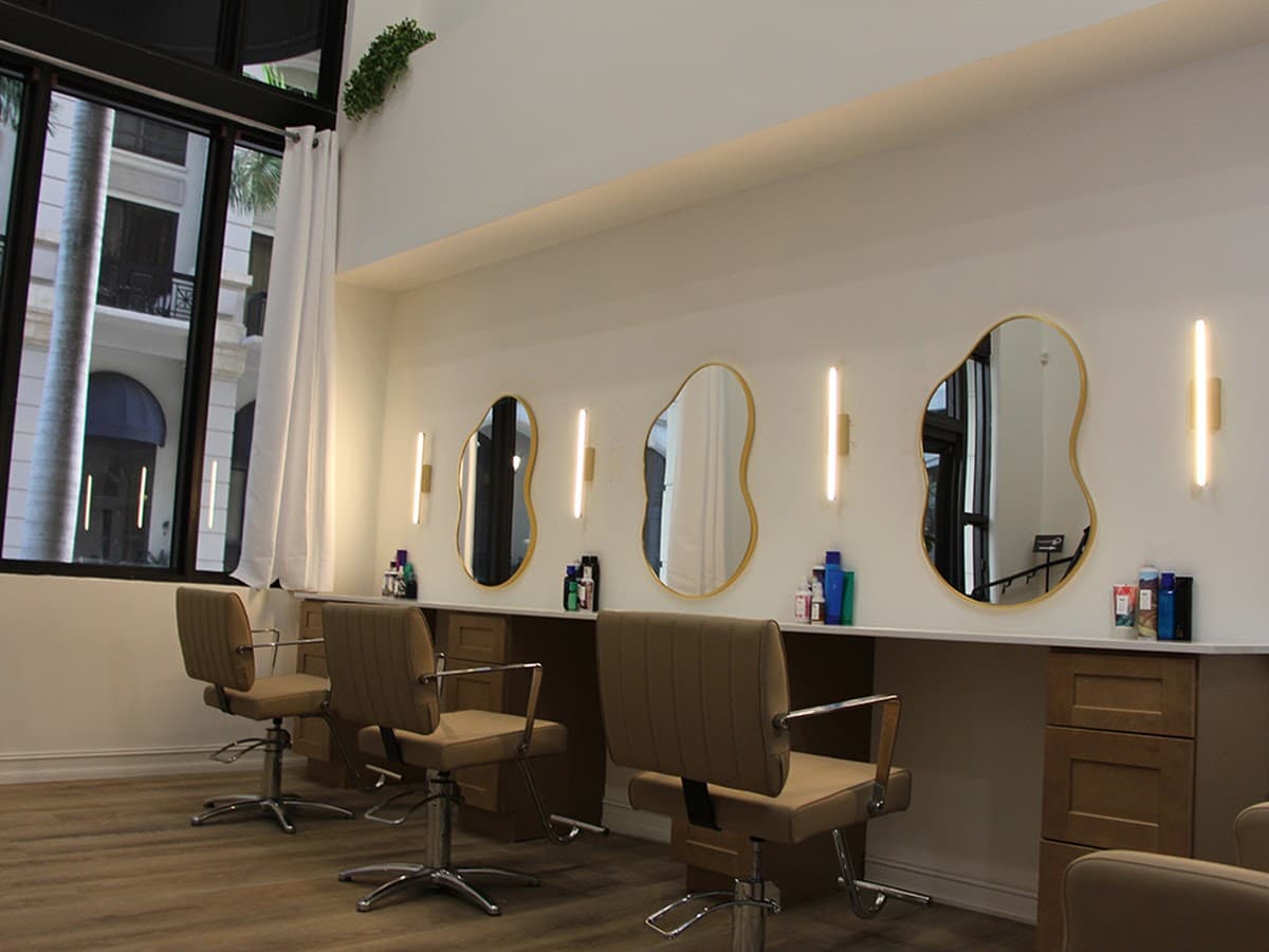 AG Hair & Beauty Loft — foto