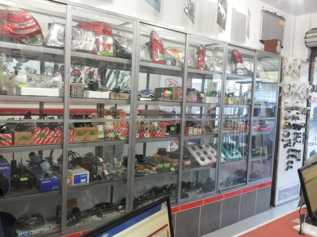 COMBER AUTOPARTES (Santivañez no. 616) — foto