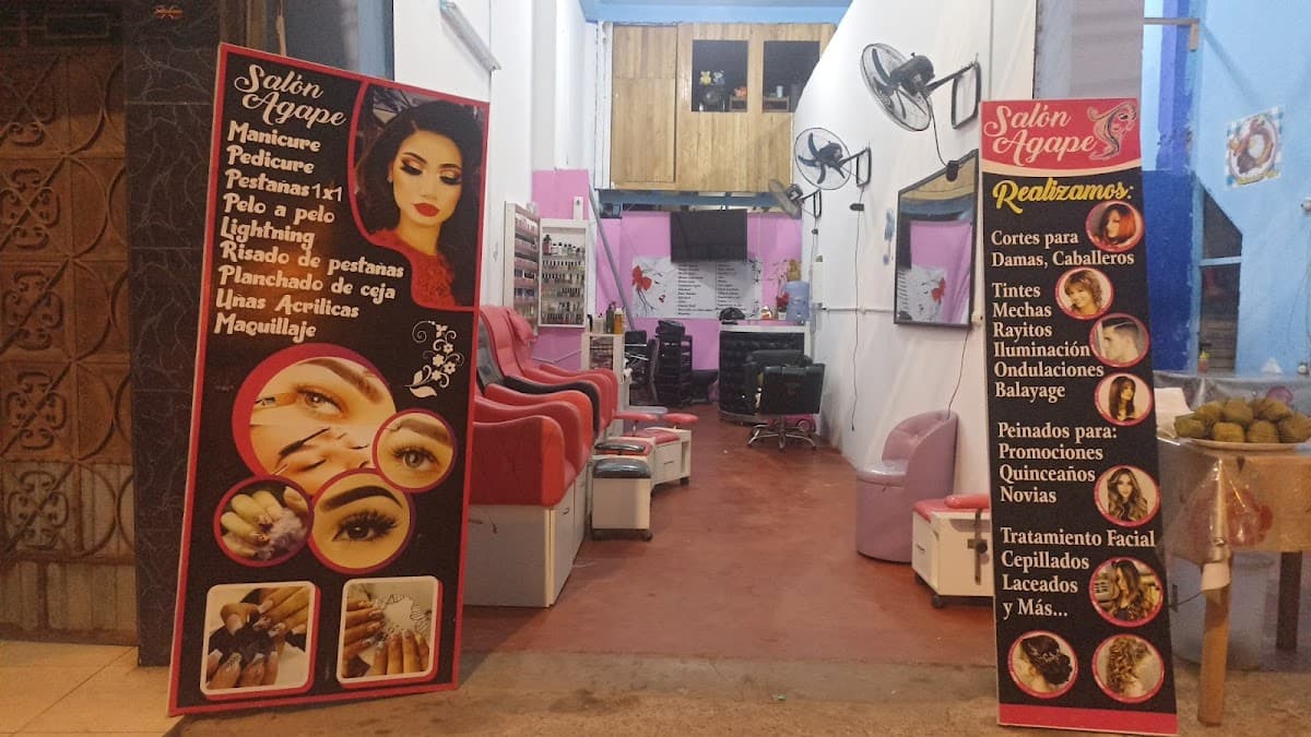 Salón de belleza y barbería ágape — foto