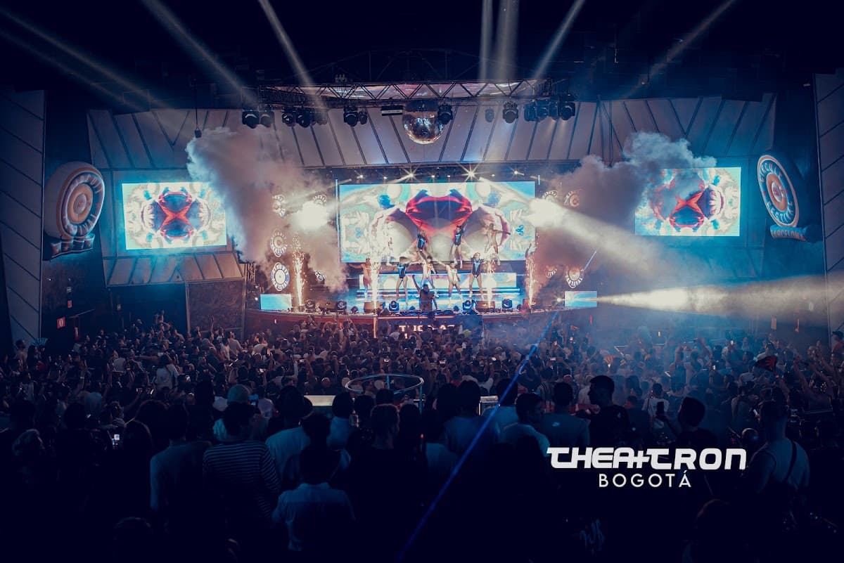 Club THEATRON