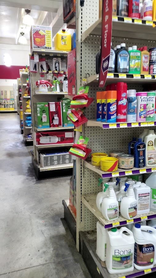 R V Martin Hardware — foto