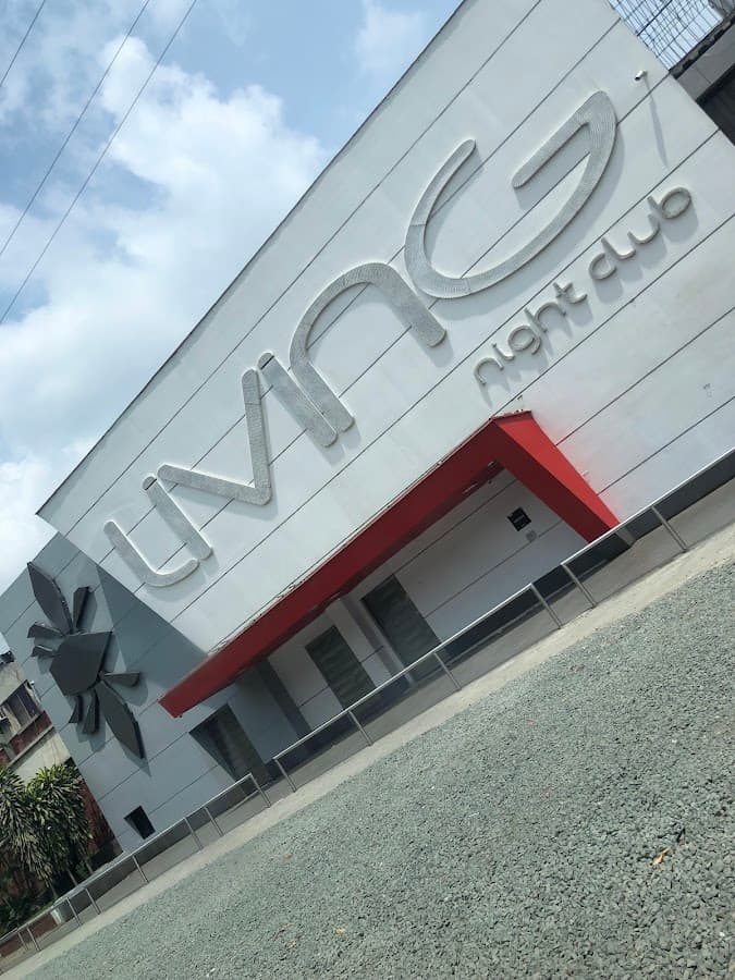 Living Night Club — foto