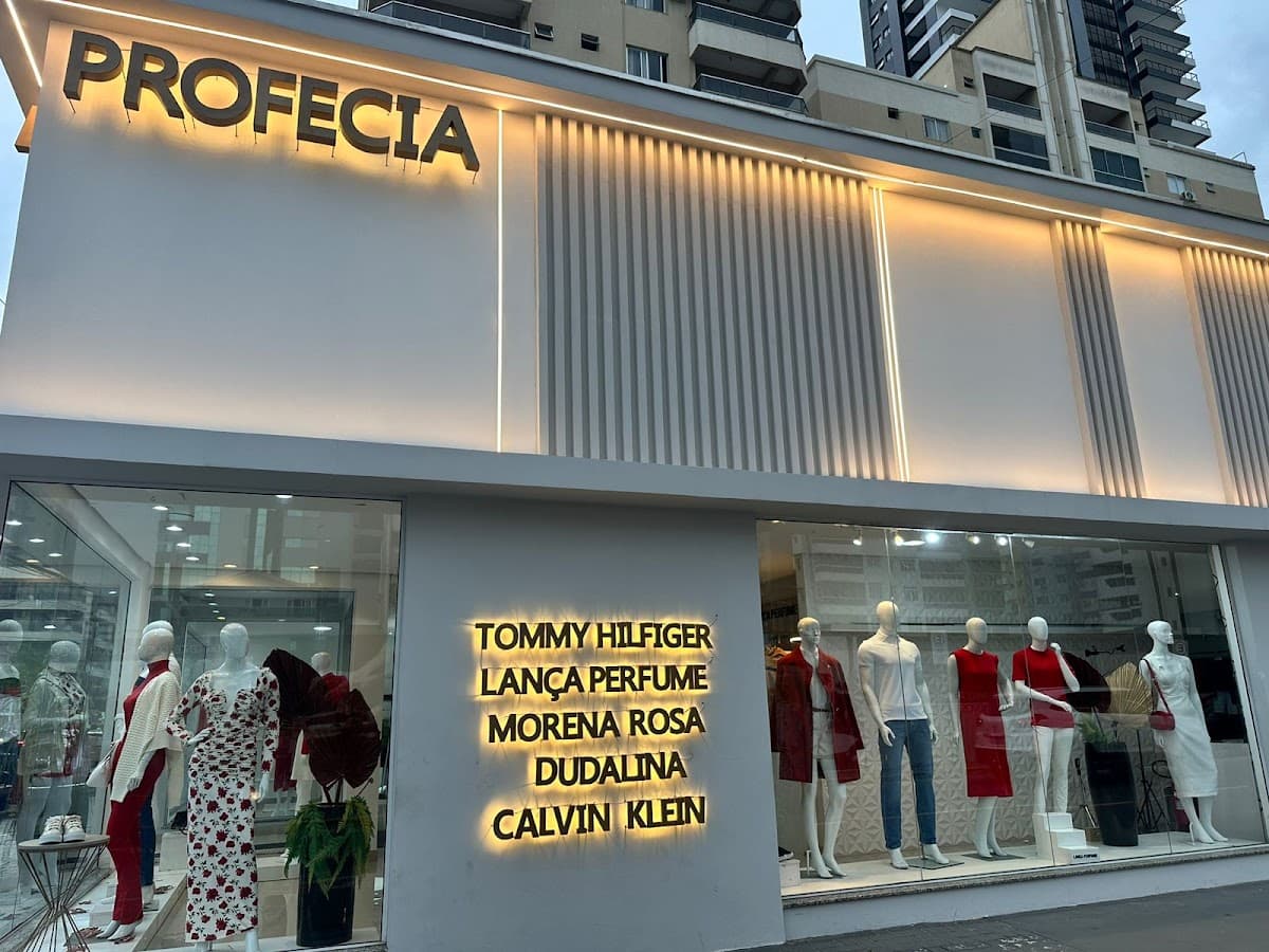 Profecia Multimarcas Meia Praia Itapema - Loja de Roupa na Meia Praia Itapema - Roupas Femininas e Masculinas — foto