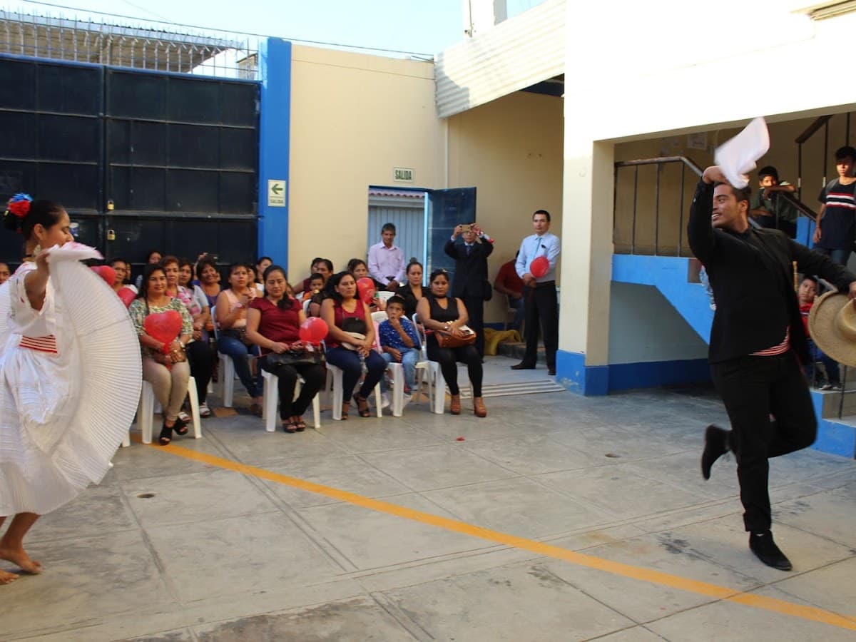 Colegio Trilce Piura — foto
