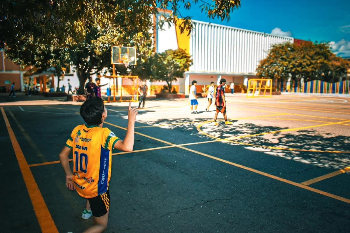 Colegio Salesiano San Medardo. — foto