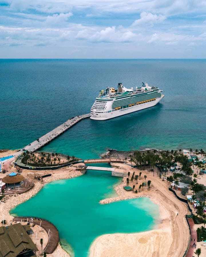 Taylor Elite Travel — foto