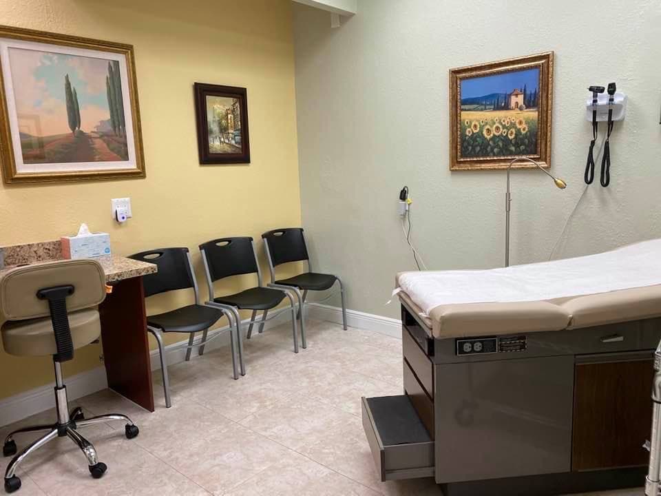 Medica 50 - Clinica Hispana — foto