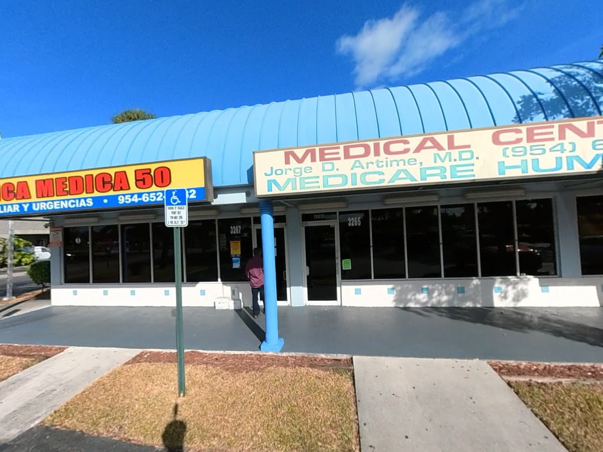 Medica 50 - Clinica Hispana — foto