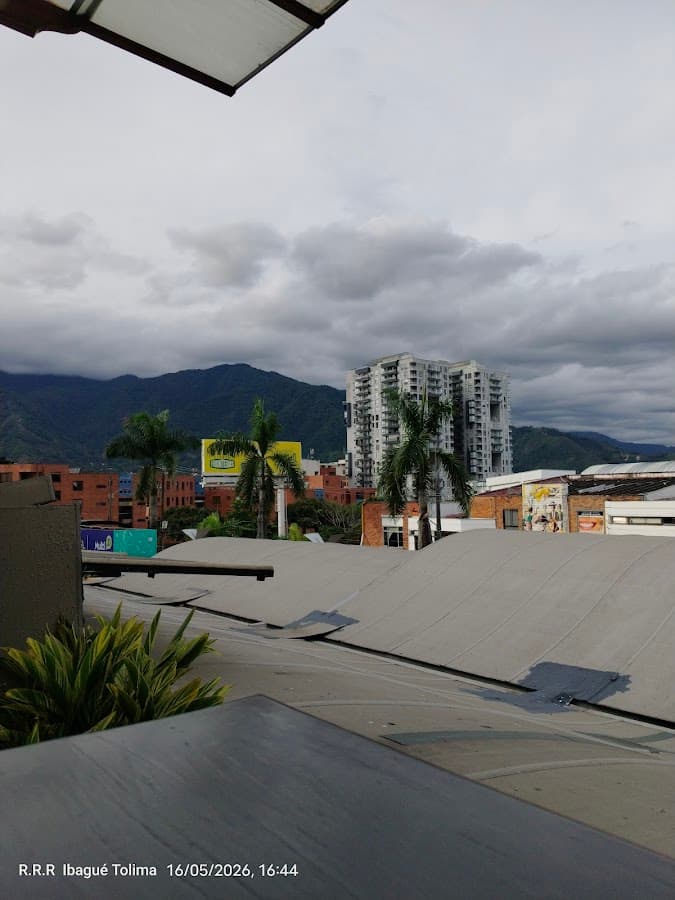 Centro Comercial Multicentro — foto