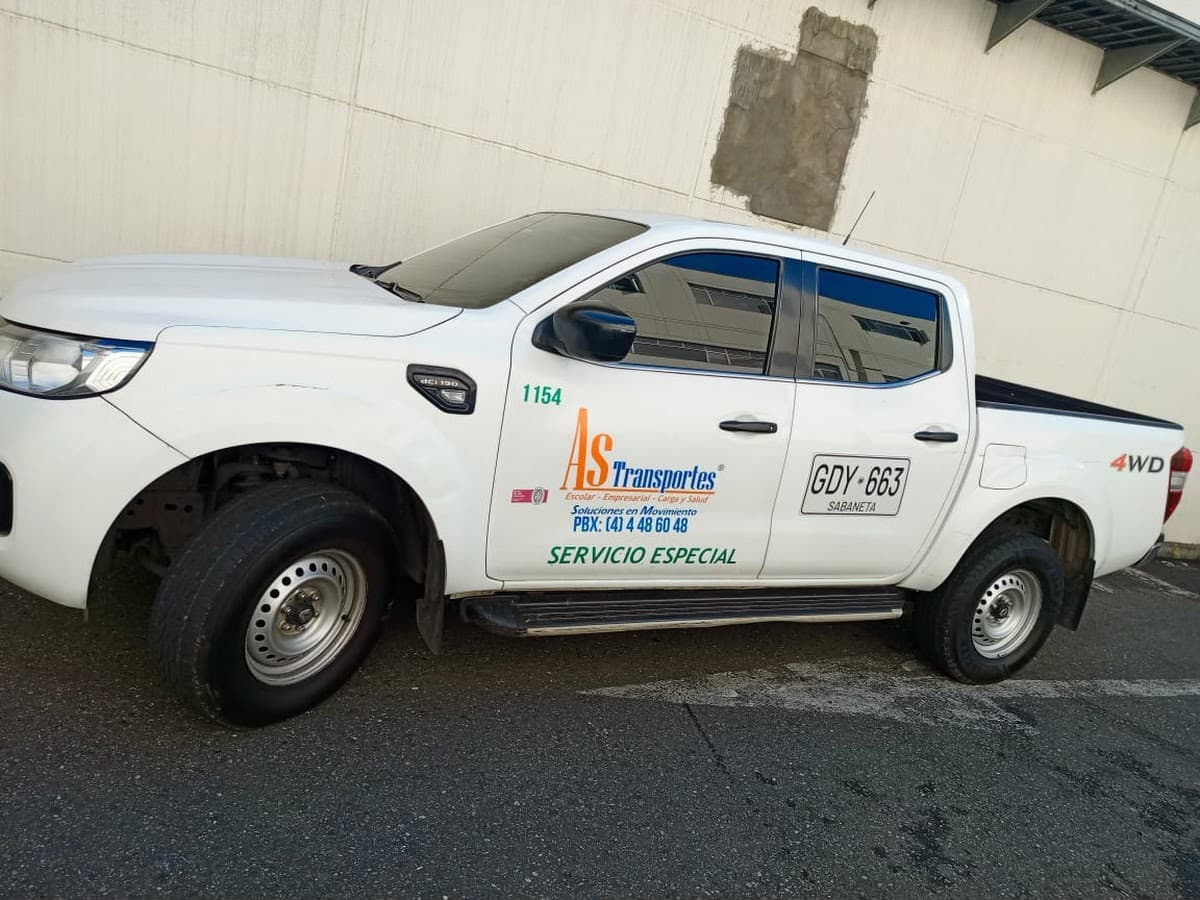 LOGISTICA Y TRANSPORTES BLUE TRANS S.A.S.
