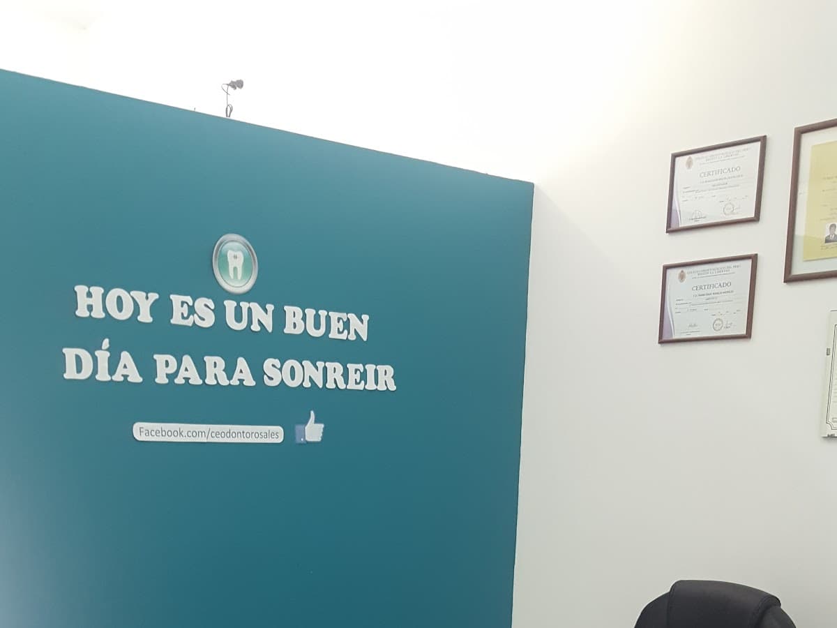 Clínica Dental Rosales | Implantes Dentales en Piura — foto