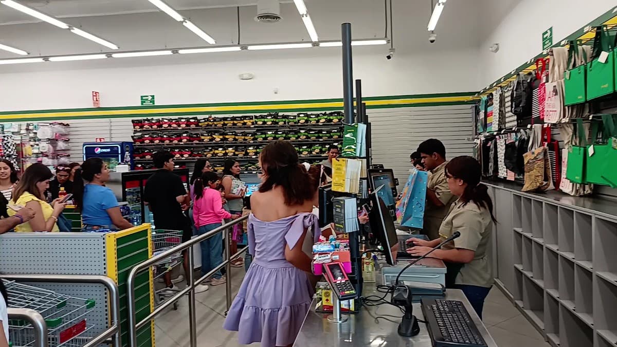 Dollarcity Real Plaza Piura — foto