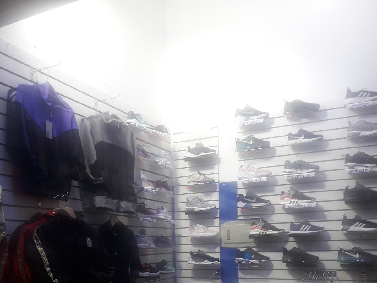 Tiendas Reyes — foto