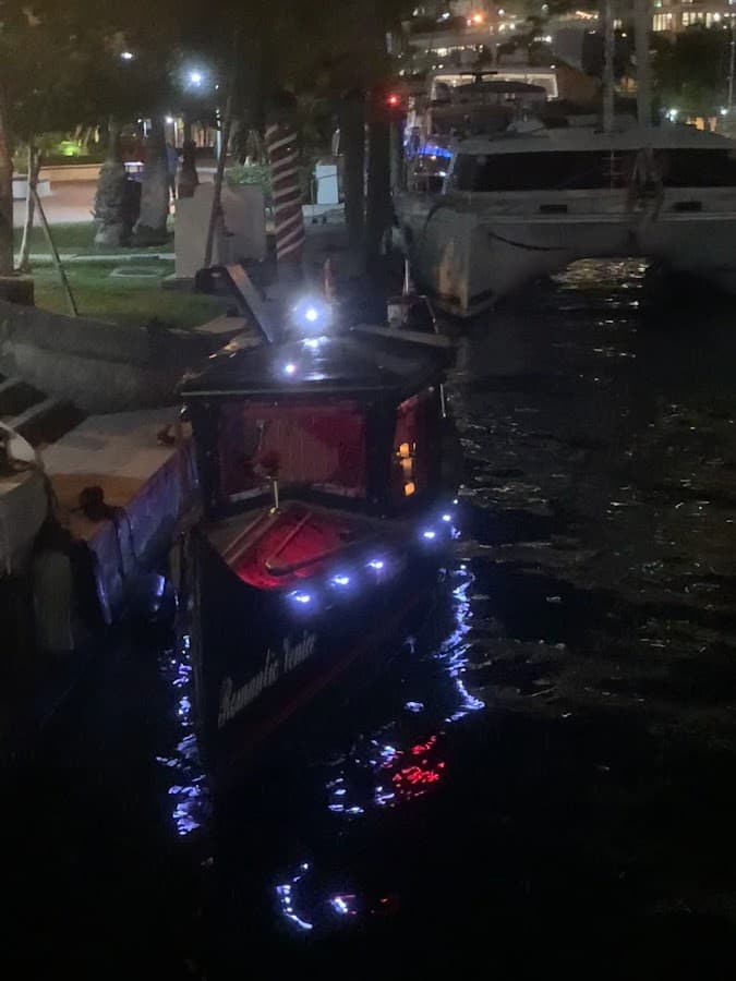 Las Olas Gondola — foto